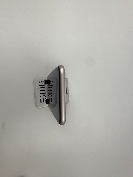 �ڽ����Хåƥ꡼�򴹺ѡ�iPhone SE��3��128GB�Хåƥ꡼100%�����ֹ�M-1045