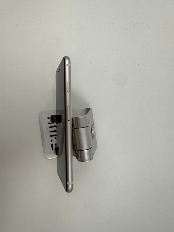 iPhone SE��3��256GB�Хåƥ꡼100%�����ֹ�M-4232