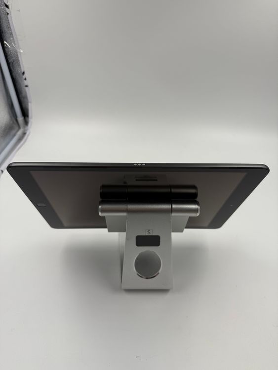 iPad 8 32GB Wi-Fi+ Cellular gray ֹM-86-9