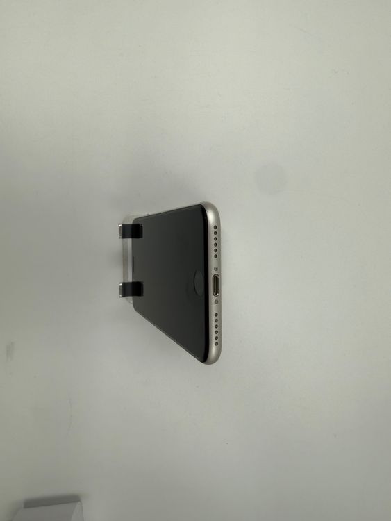 iPhone SE ��3����64GB�Хåƥ꡼84%�����ֹ�M-2345