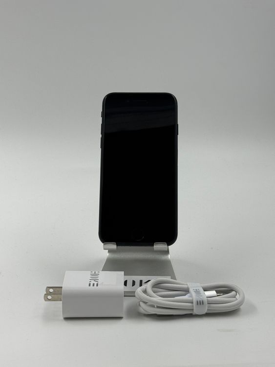 �ڽ����Хåƥ꡼�򴹺ѡ�iPhone SE��3����128GB�Хåƥ꡼100%�����ֹ�M-0025