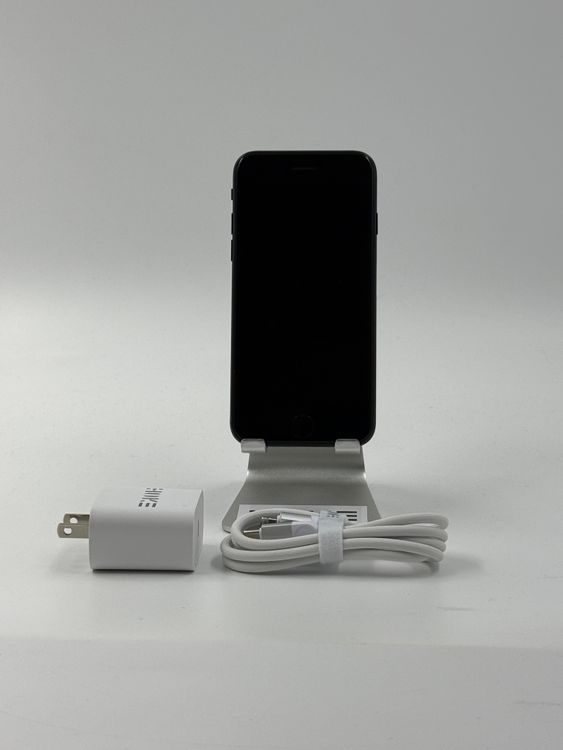 �ڽ����Хåƥ꡼�򴹺ѡ�iPhone SE ��3����128GB�Хåƥ꡼100%�����ֹ�M-1033