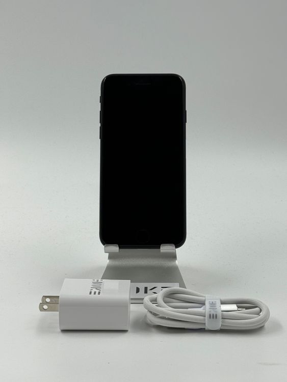 �ڽ����Хåƥ꡼�򴹺ѡ� iPhone SE��3��128GB�Хåƥ꡼100%�����ֹ�M-1946