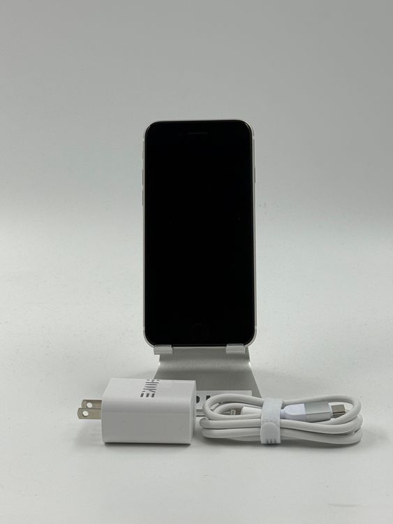 �ڽ����Хåƥ꡼�򴹺ѡ� iPhone SE��3��128GB�Хåƥ꡼100%�����ֹ�M-7558