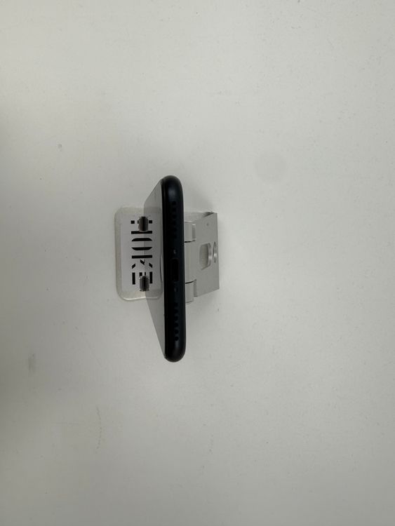 �ڽ����Хåƥ꡼�򴹺ѡ� iPhone SE��3��128GB�Хåƥ꡼100%�����ֹ�M-7555