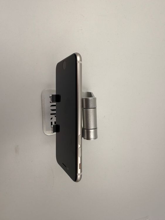 �ڽ����Хåƥ꡼�򴹺ѡ�iPhone SE��3����128GB�Хåƥ꡼100%�����ֹ�M-6397