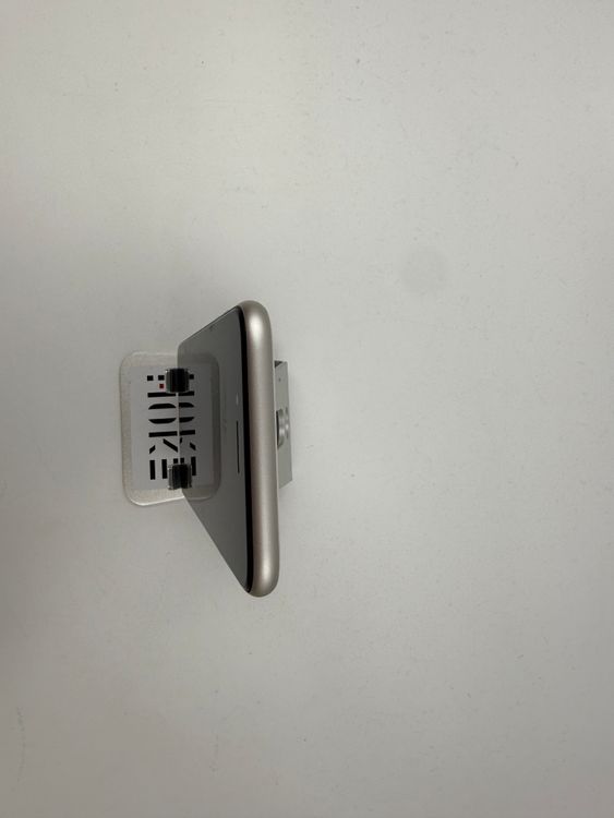 �ڽ����Хåƥ꡼�򴹺ѡ� iPhone SE��3��128GB�Хåƥ꡼100%�����ֹ�M-7512