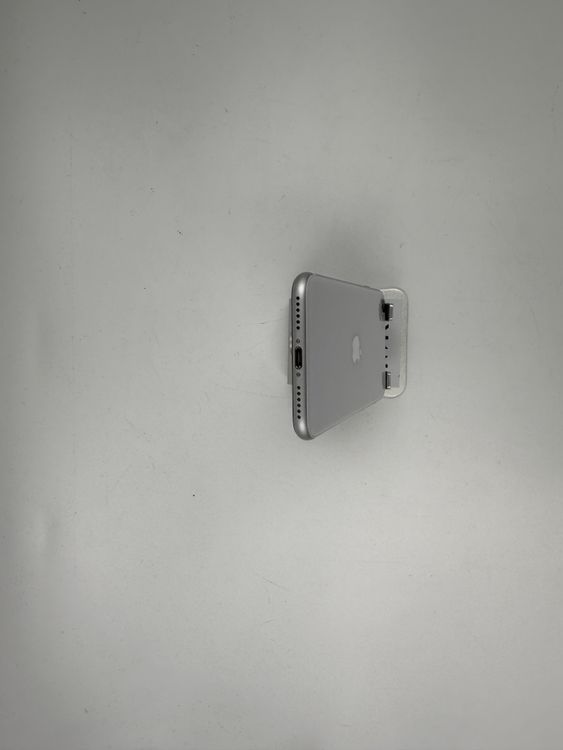 iPhone SE ��2���� 64GB �Хåƥ꡼81%�����ֹ�M0701