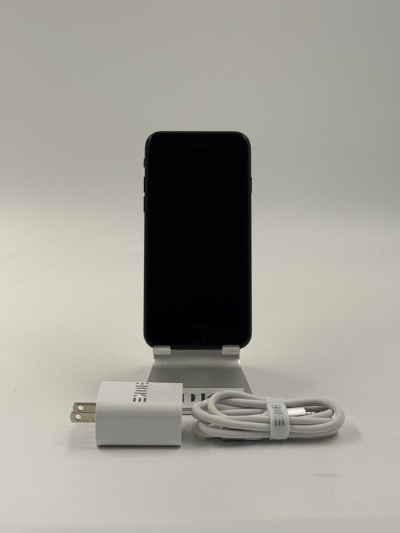 �ڽ����Хåƥ꡼�򴹺ѡ�iPhone SE ��3����64GB�Хåƥ꡼100% �����ֹ�M-6392