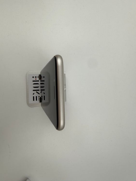 �ڽ����Хåƥ꡼�򴹺ѡ�iPhone SE��3��128GB�Хåƥ꡼100%�����ֹ�M-1148