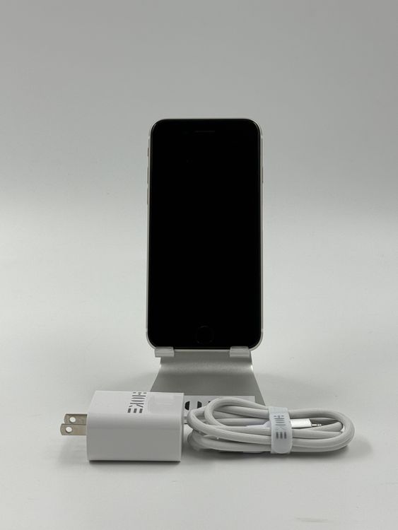 �ڽ����Хåƥ꡼�򴹺ѡ� iPhone SE��3��128GB�Хåƥ꡼100%�����ֹ�M-2004