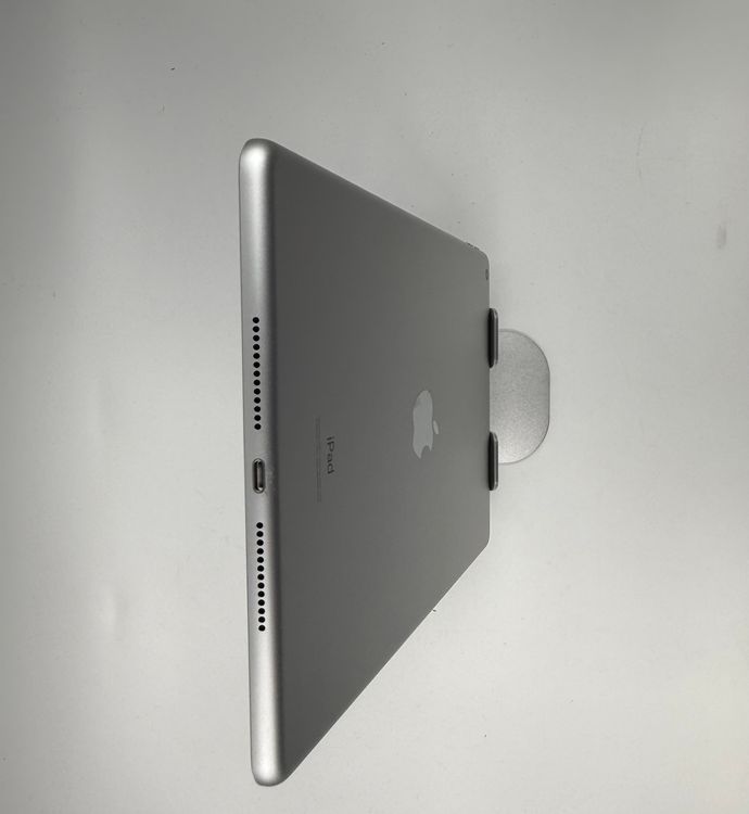 Apple IPAD ��8���� 32GB �Хåƥ꡼84%�����ֹ�M52-95