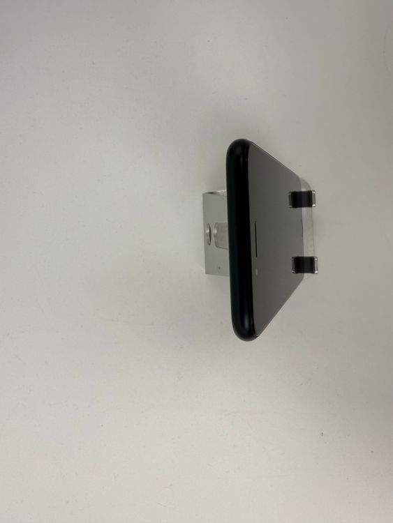 �ڽ����Хåƥ꡼�򴹺ѡ�iPhone SE ��3����128GB�Хåƥ꡼100%�����ֹ�M-0723