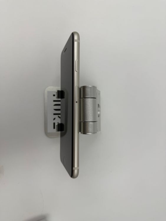 iPhone SE ��3����64GB�Хåƥ꡼82%�����ֹ�M-9468