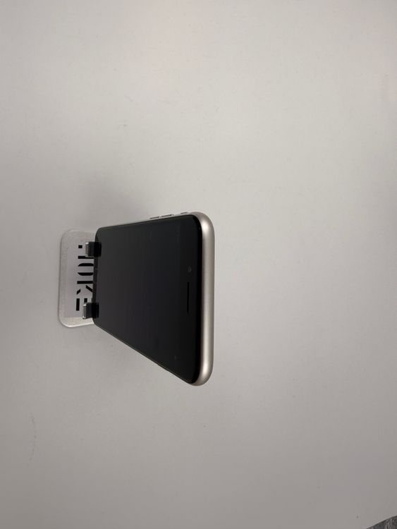 �ڽ����Хåƥ꡼�򴹺ѡ�iPhone SE��3����128GB�Хåƥ꡼100%�����ֹ�M-6382