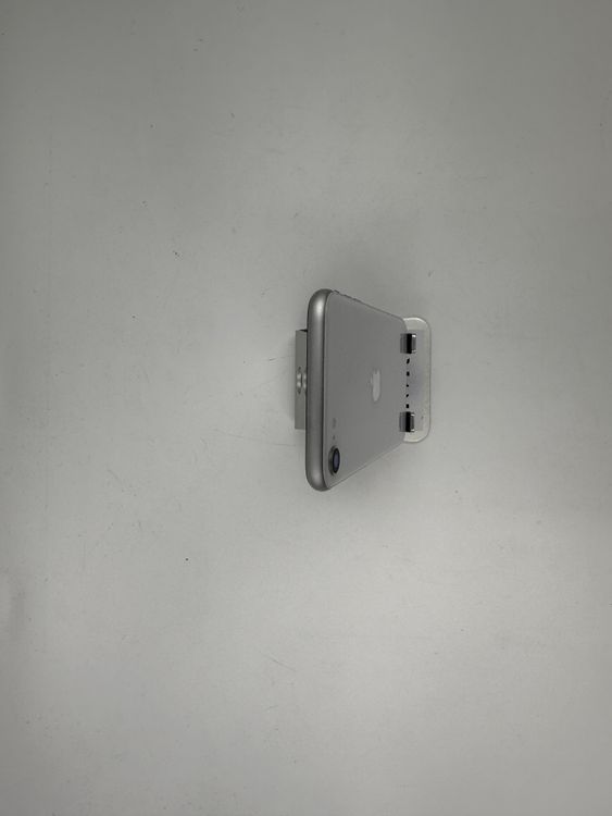 iPhone SE ��2���� 64GB �Хåƥ꡼81%�����ֹ�M0701