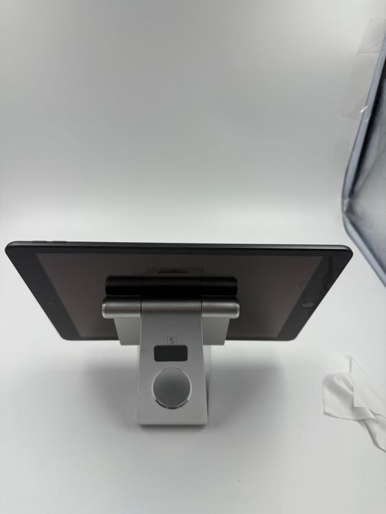 iPad 8 32GB Wi-Fi gray  ֹM-86-22