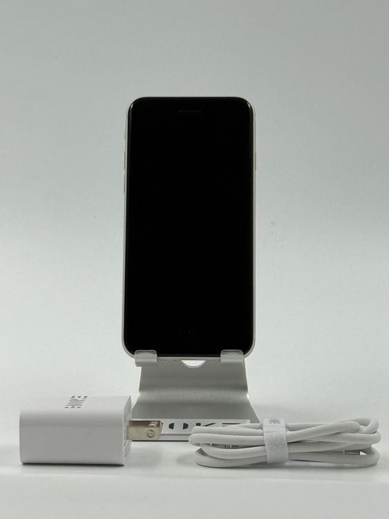 iPhone SE ��3����64GB�Хåƥ꡼82%�����ֹ�M-1234