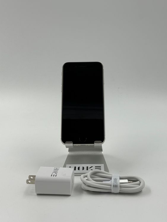 �ڽ����Хåƥ꡼�򴹺ѡ� iPhone SE��3��128GB�Хåƥ꡼100%�����ֹ�M-1999