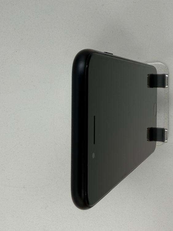 �ڽ����Хåƥ꡼�򴹺ѡ�iPhone SE ��3����128GB�Хåƥ꡼100%�����ֹ�M-1033