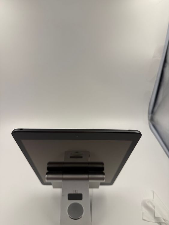 iPad 8 32GB Wi-Fi gray  ֹM-86-22