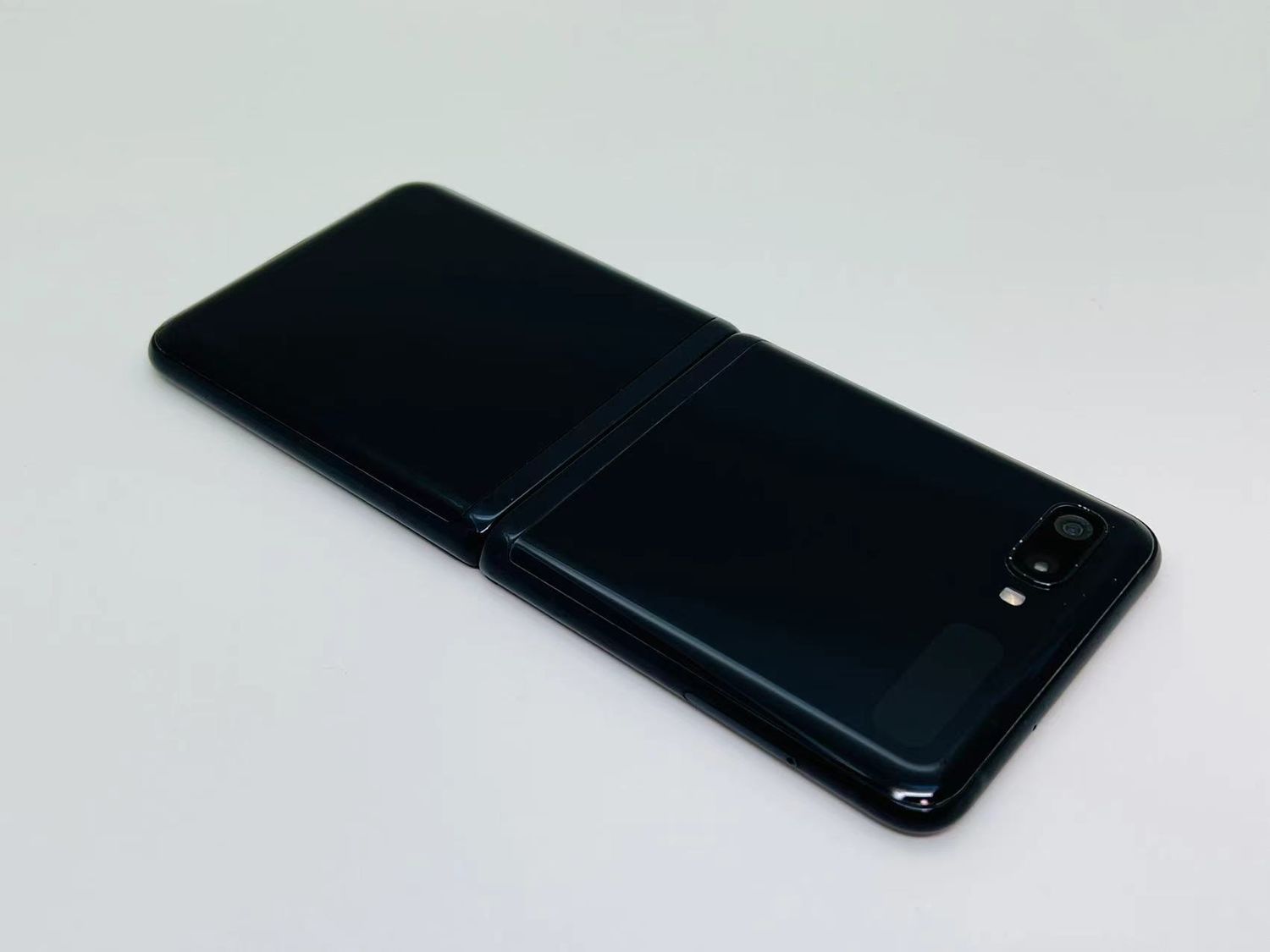 ムスビー｜galaxy Z Flip 256GB ブラック SIMフリー【Galaxy Z Flip 