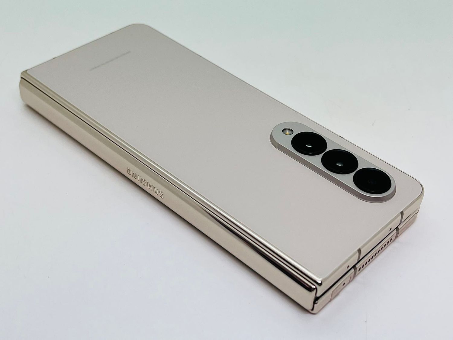 ムスビー｜美品 Galaxy Z Fold4 5G 256GB ベージュ SIMフリー【Galaxy 