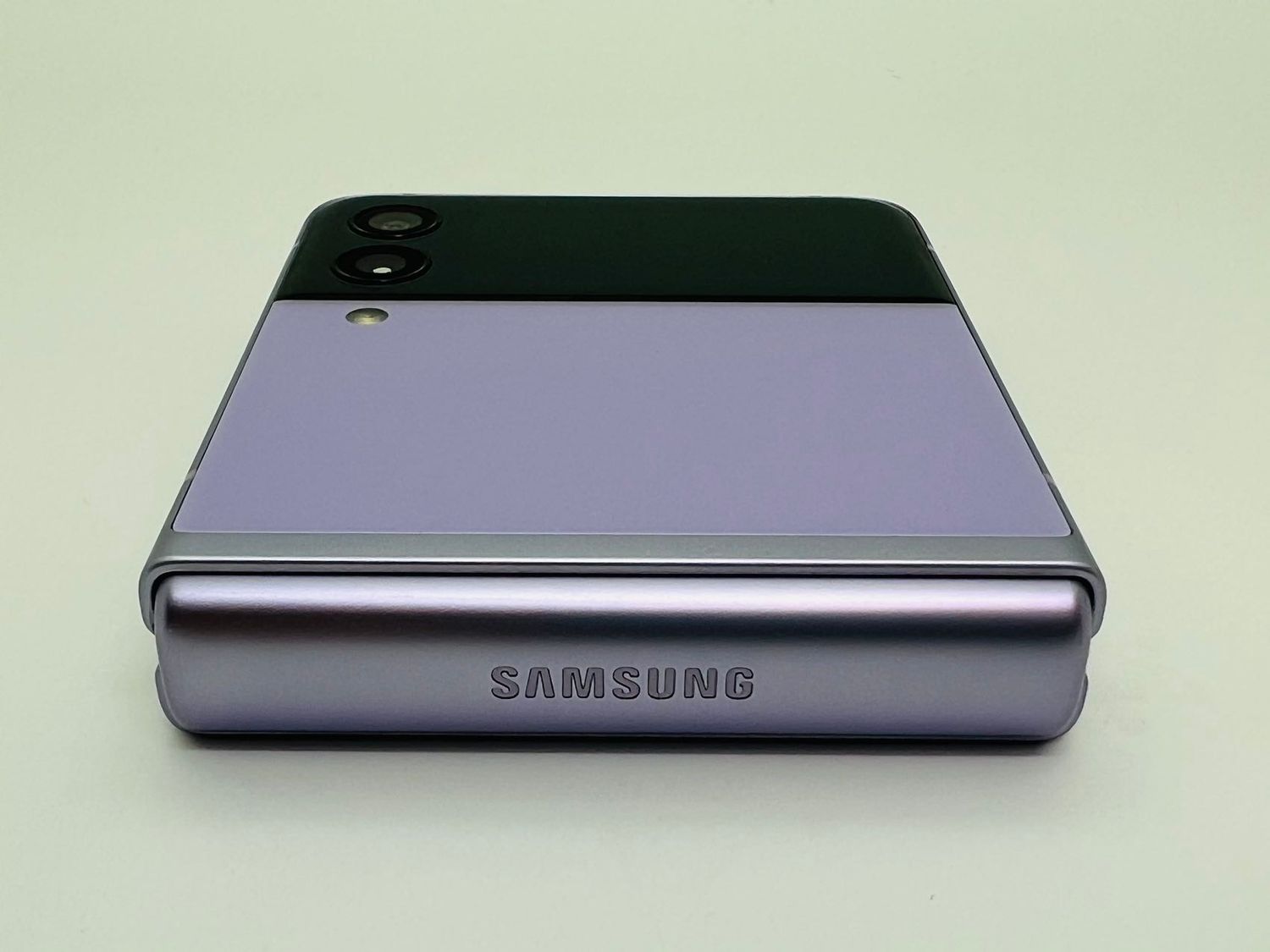 ムスビー｜美品 Galaxy Z Flip3 5G 256GB ラベンダー SIMフリー  