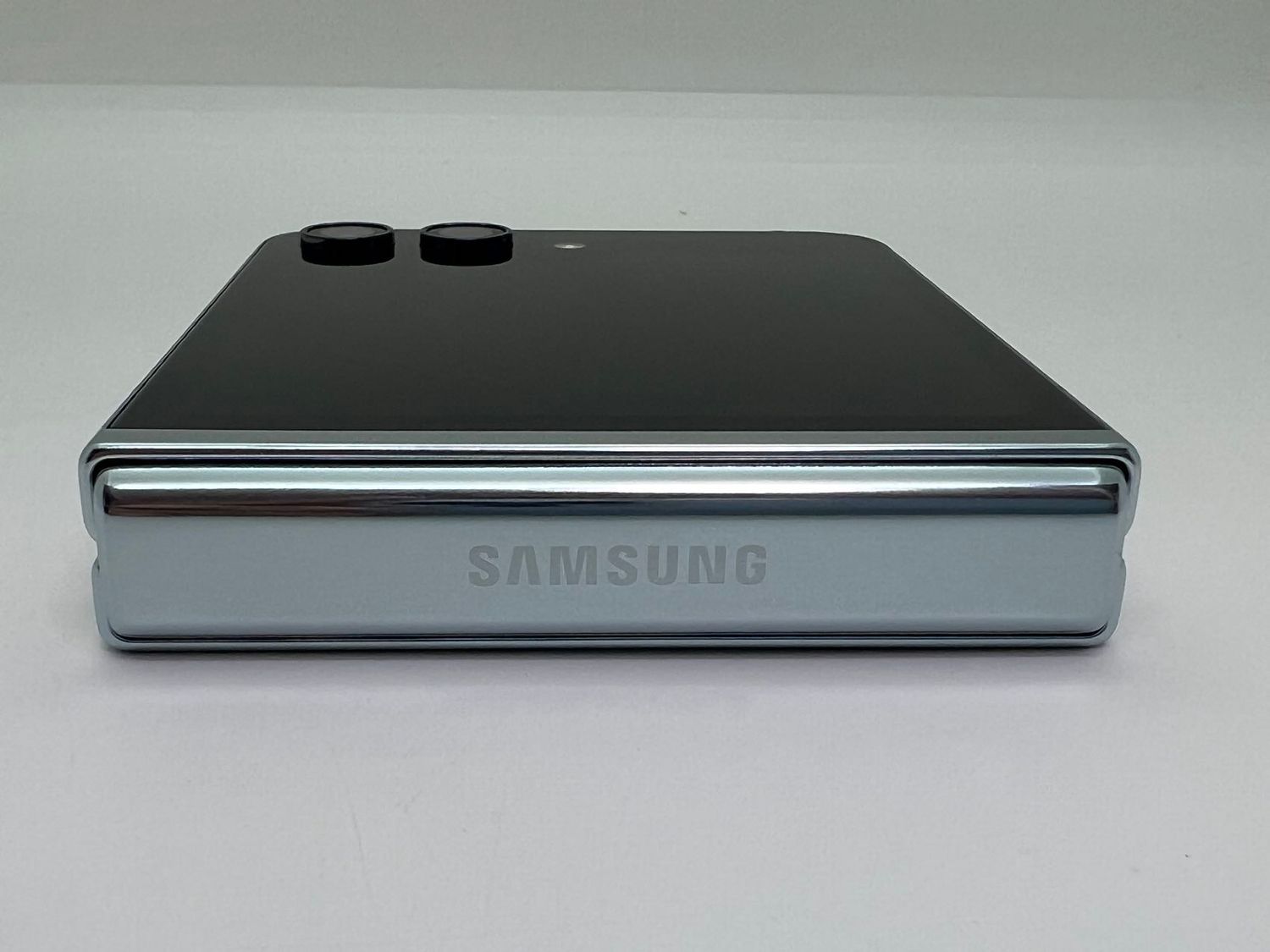 ムスビー｜美品 512GB Galaxy Z Flip5 5G ミント SIMフリー【Galaxy Z 