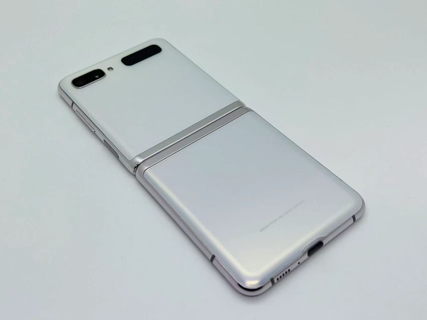 ムスビー｜galaxy Z Flip2 5G 256GB ホワイト SIMフリー【Galaxy Z  