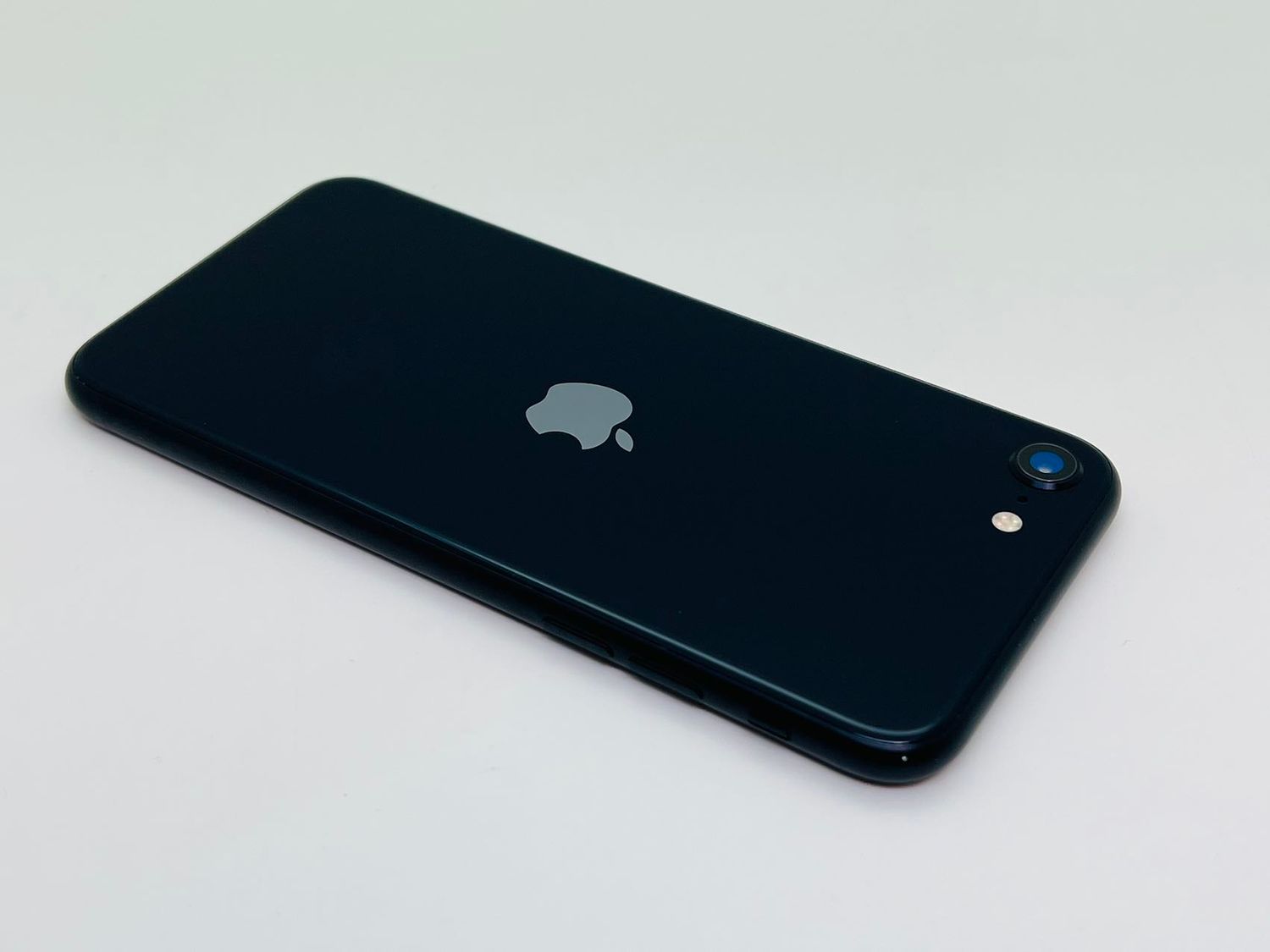 ムスビー｜iphone SE3 SE第3世代 128GB ブラック SIMフリー【iPhone SE 