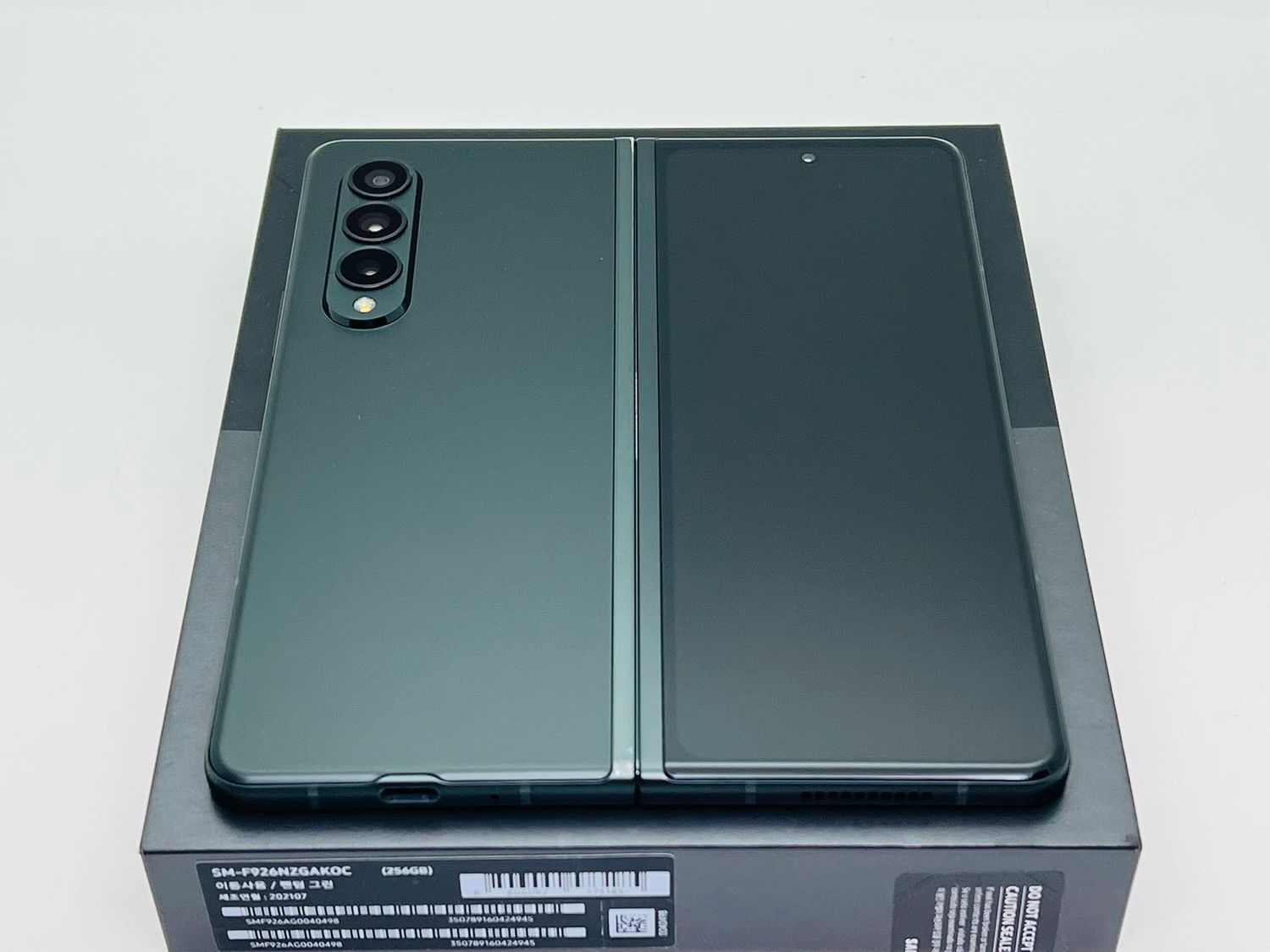 ムスビー｜美品 galaxy Z Fold3 5G 256GB グリーン SIMフリー【Galaxy 