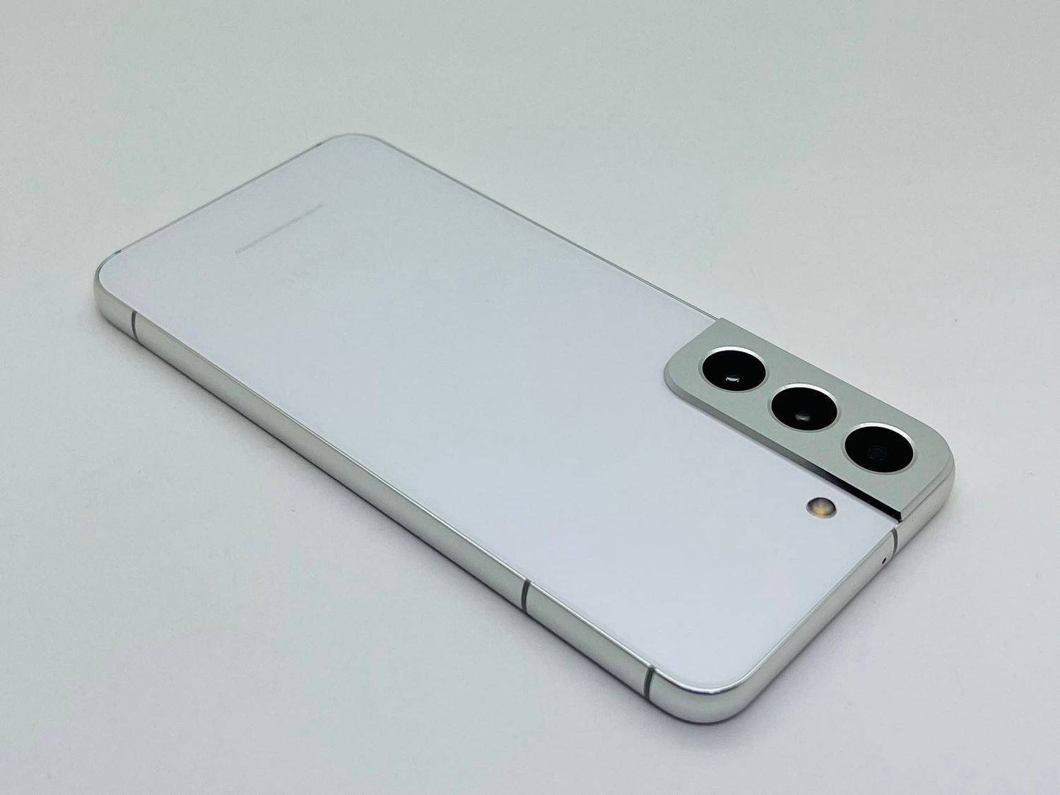 ムスビー｜Galaxy S22 5G 256GB ホワイト SIMフリー【Galaxy S22 SIM  