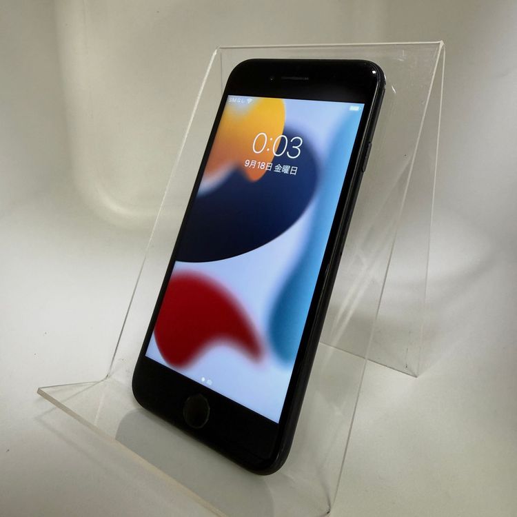 ư���ɹ��� iPhone 7 128GB �֥�å� SIM�ե꡼ ����77%