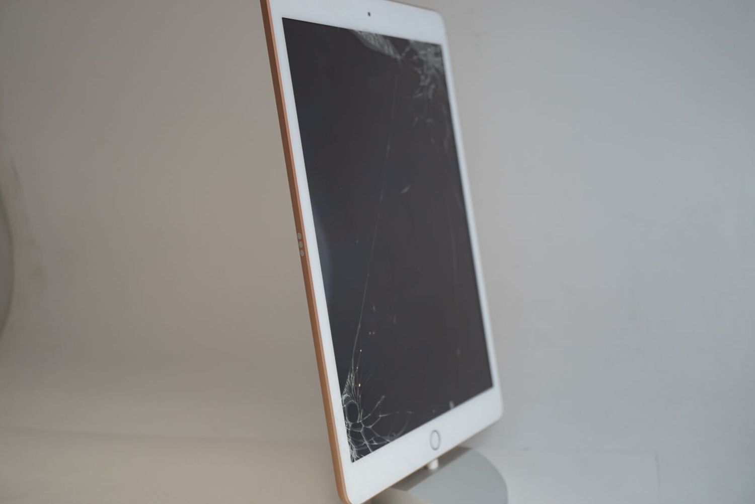 ムスビー｜動作良好！ iPad (第 7 世代) Wi-Fi 32GB 電池96 