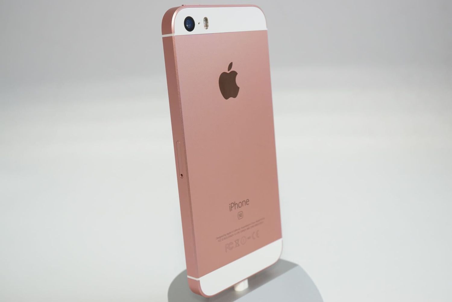 ムスビー｜美品！ iPhone SE1 32GB SIMフリー 電池99% 【アップル 