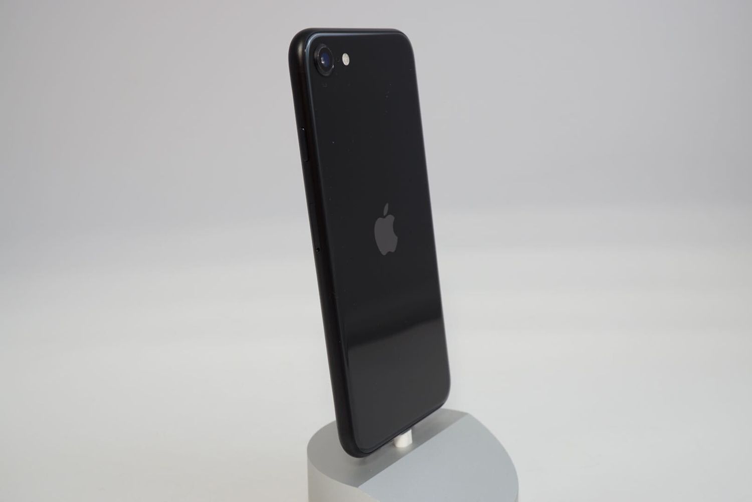 ムスビー｜美品！ iPhone SE2 64GB SIMフリー 電池86% 【アップル 