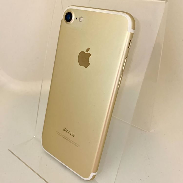 ưɹ iPhone 7 128GB  SIMե꡼ 81%