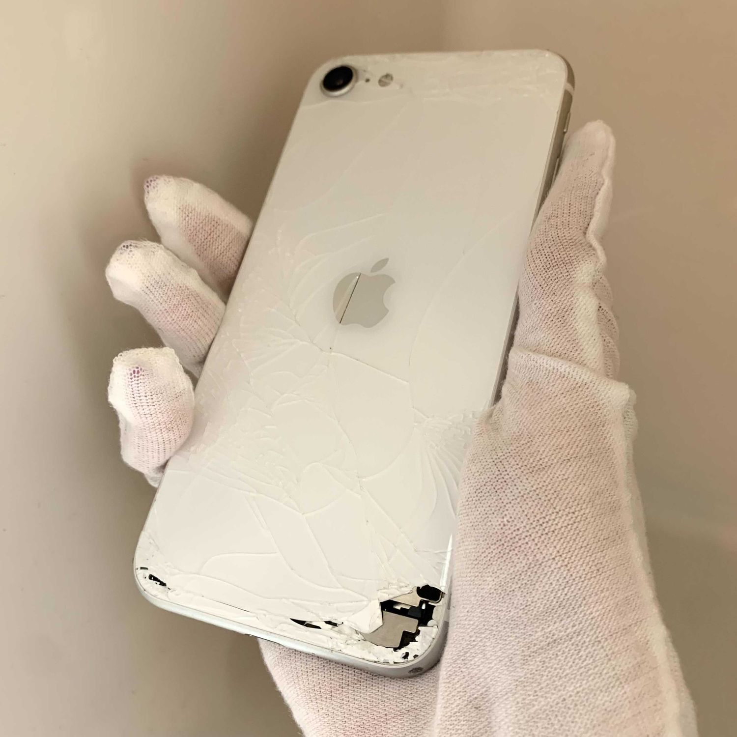 ムスビー｜動作良好！ iPhone SE2 128GB SIMフリー 電池75% 【アップル 