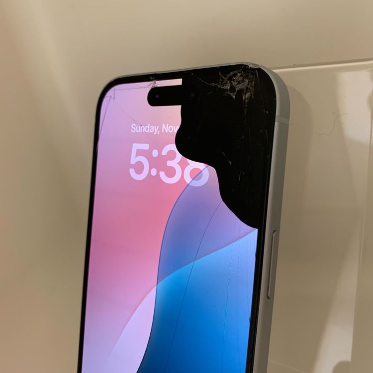 ꡪiPhone 15 256GB ֥롼SIMե꡼ 84% ڥåץХ䡼