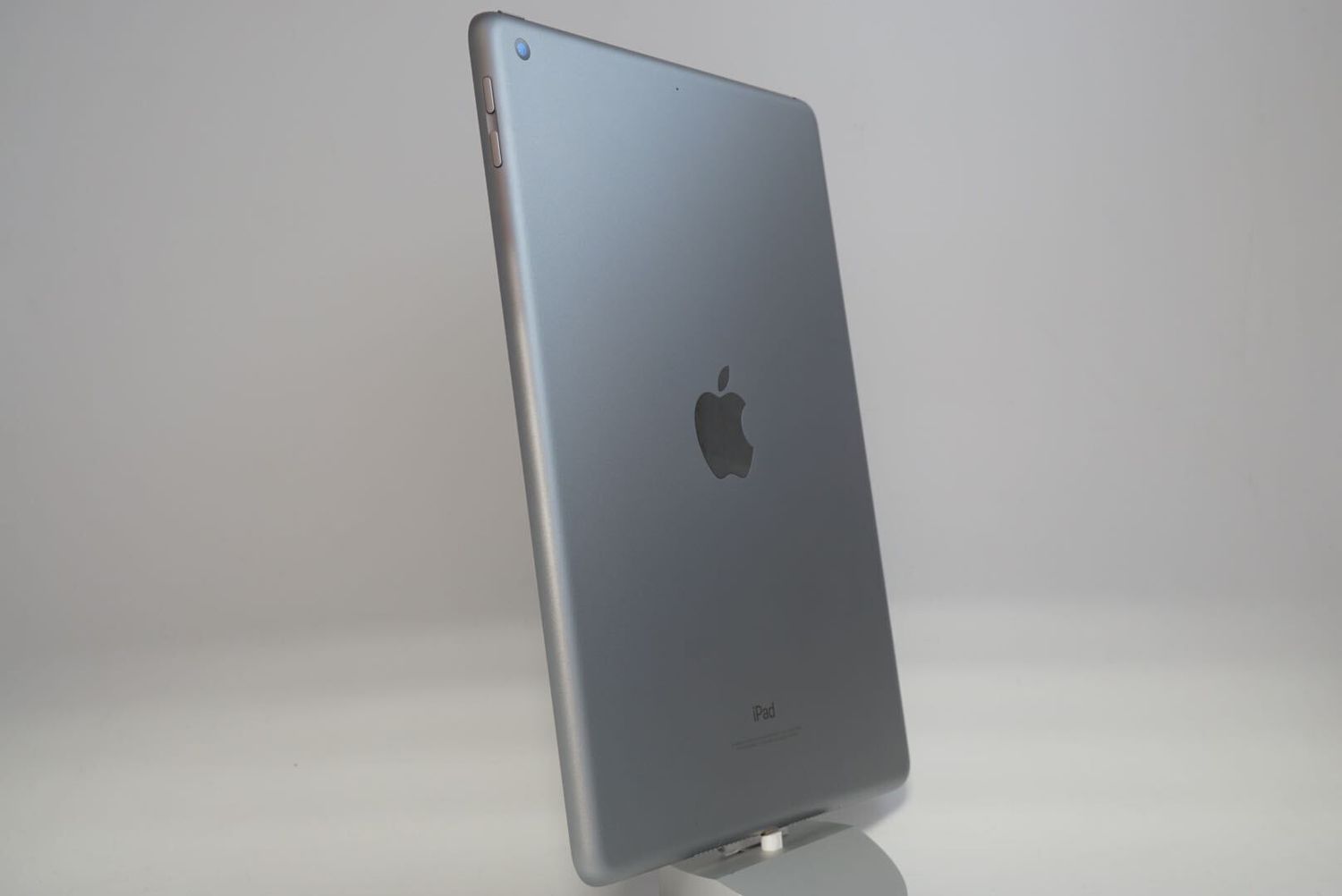 ムスビー｜新品同様！ iPad6 Wi-Fi 128GB 電池100% 【アップル 