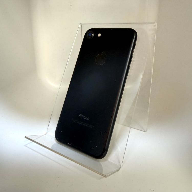 ư���ɹ��� iPhone 7 32GB �֥�å� SIM�ե꡼ ����86%
