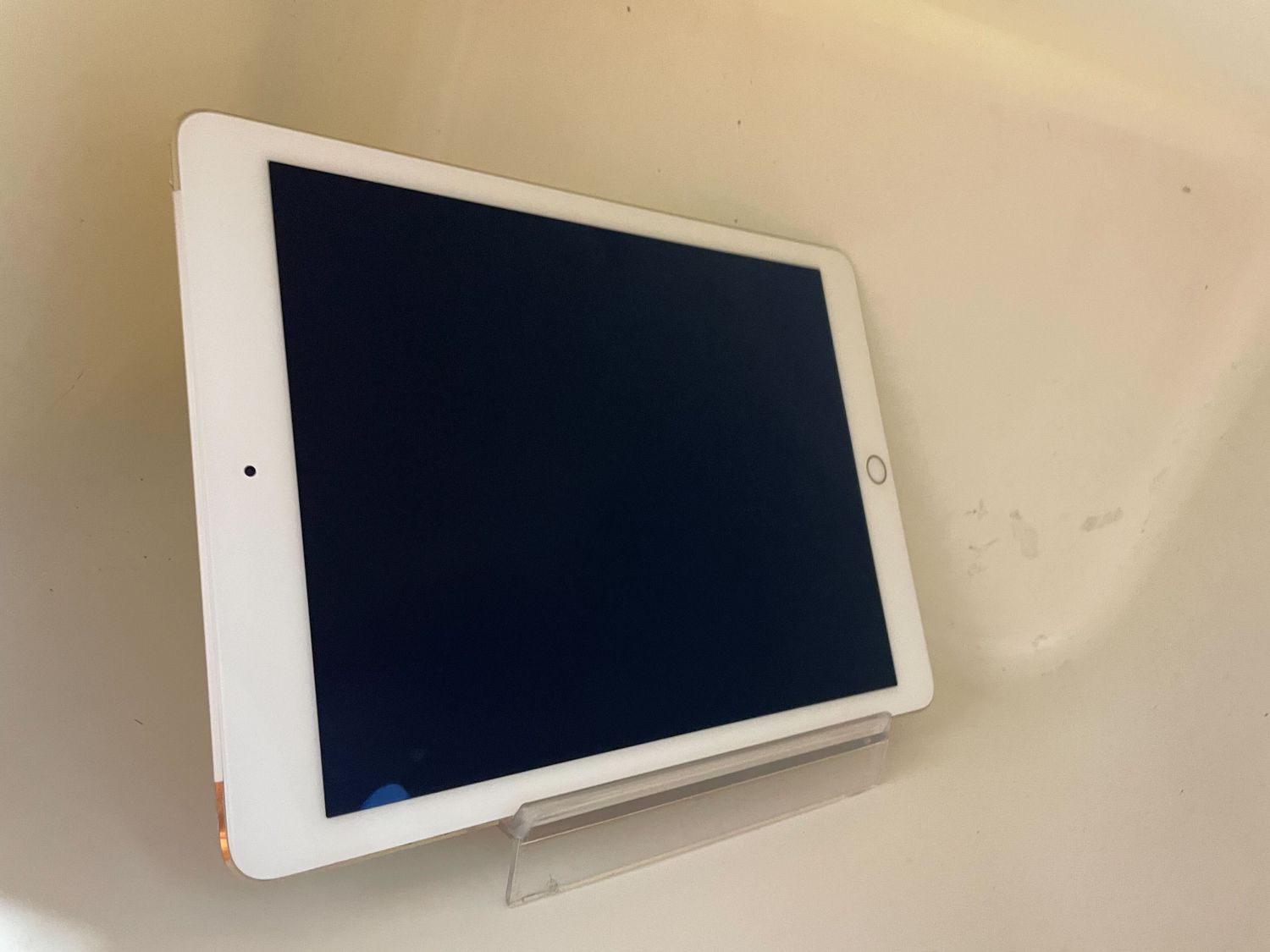 ムスビー｜美品！ iPad Air 2 Wi-Fi+Cellular 16GB 【アップル 