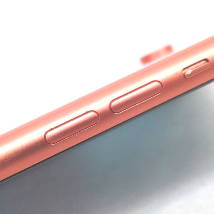 �ڼ��ߤʤߡۡ�KR111031���ɥ����iPhone XR 64GB NT0A2J/A�����