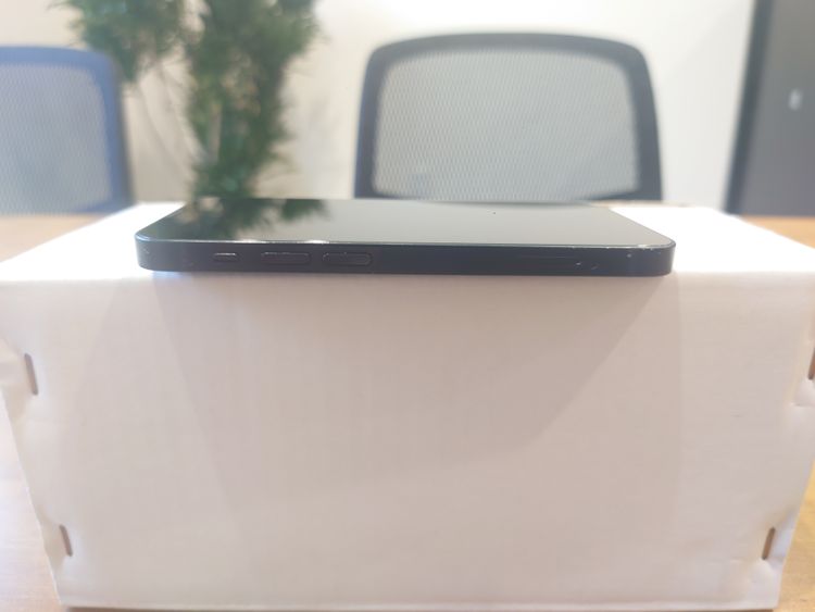 SIM�ե꡼iPhone13mini 128GB���ߥåɥʥ���