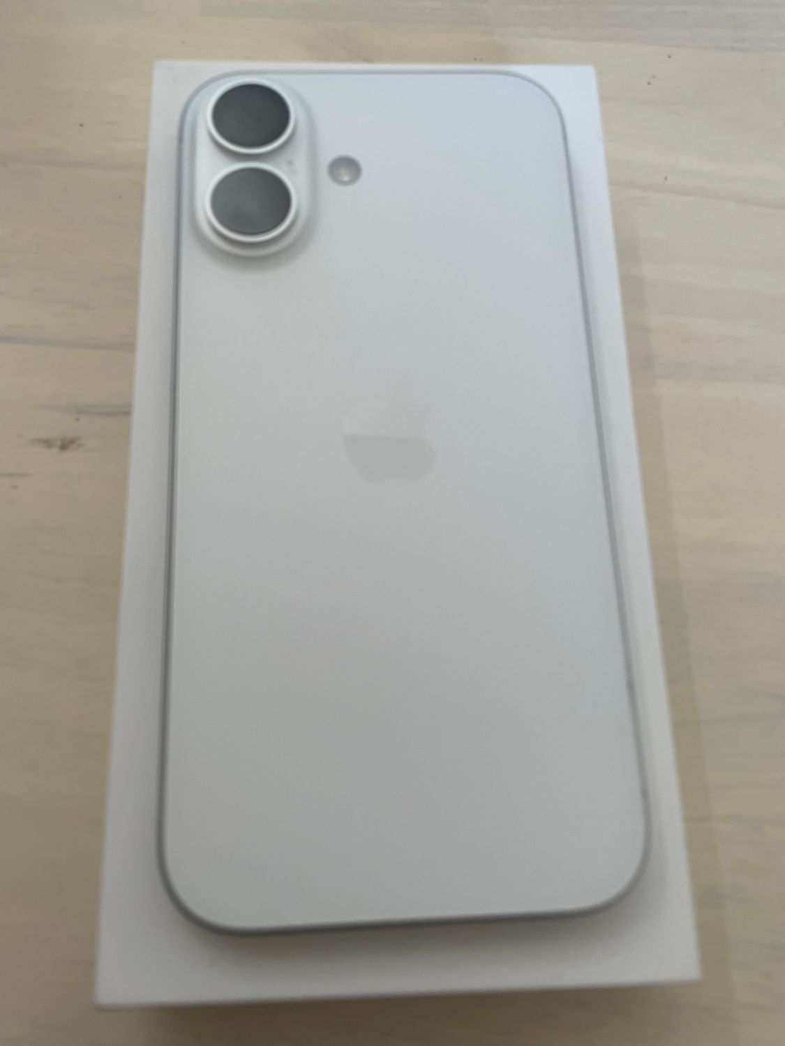 ムスビー｜iphone 16 128G 充電回数:1回 バッテリー:100