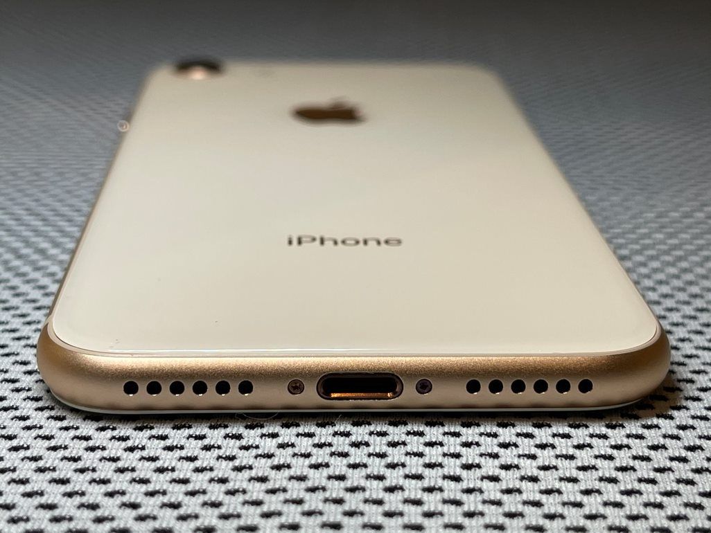 ムスビー｜(KIKIFIVE))新緑ハッピーセールiPhon8 64GB 電池100
