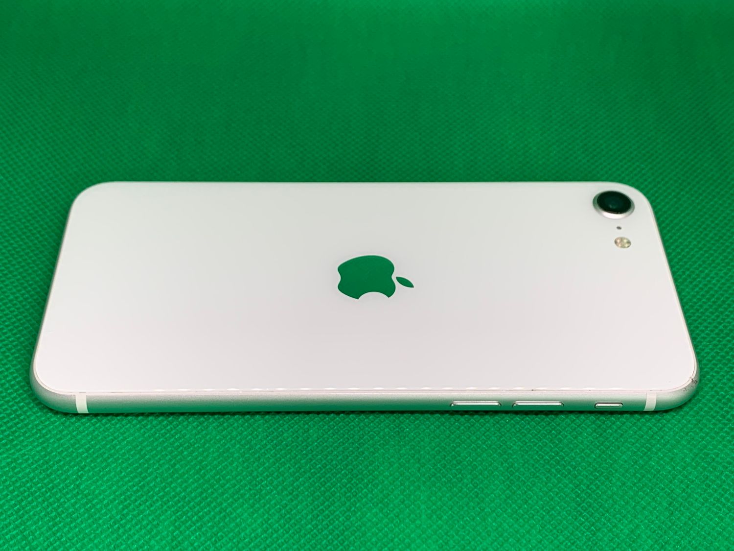 ムスビー｜マレクエ オープンセール iPhonSE2 64GB 電池95% 送料無料