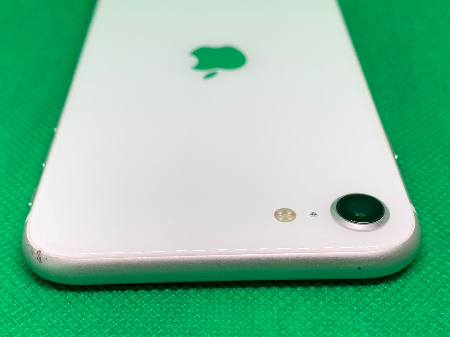 iPhoneSE（第2世代）ホワイト◇au Apple iPhone SE (第2世代) 64GB au [ホワイト] 価格比較 - 価格.com