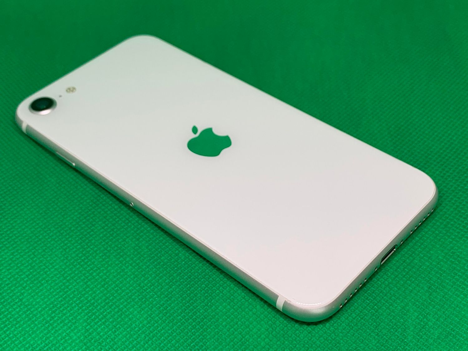 ムスビー｜マレクエ オープンセール iPhonSE2 64GB 電池95% 送料無料 